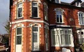 Green Corner Villa - Cosy Luxury In Central Torquay With Free Parking & Ev